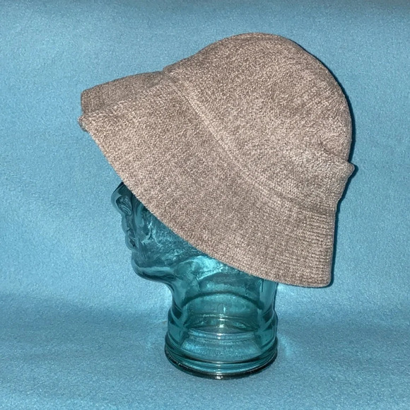 LIZ CLAIBORNE chenille soft bucket hat gray metal logo vintage NEW size osfa - Picture 2 of 10